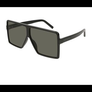 Ysl Betty sunglassses in black. 100% authentic